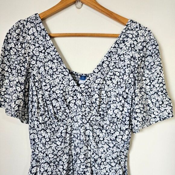 EUC OLD NAVY FLORAL V NECK SOFT JUMPSUIT SIZE SMALL - Picture 5 of 16